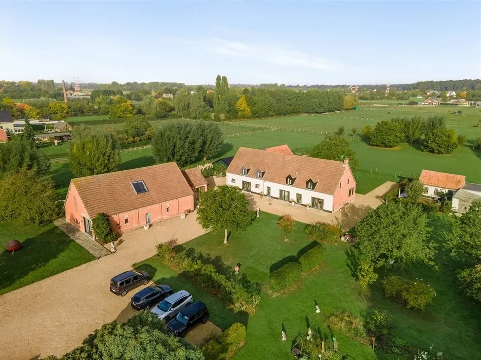 Luchtbeeld van het domein in Vremde